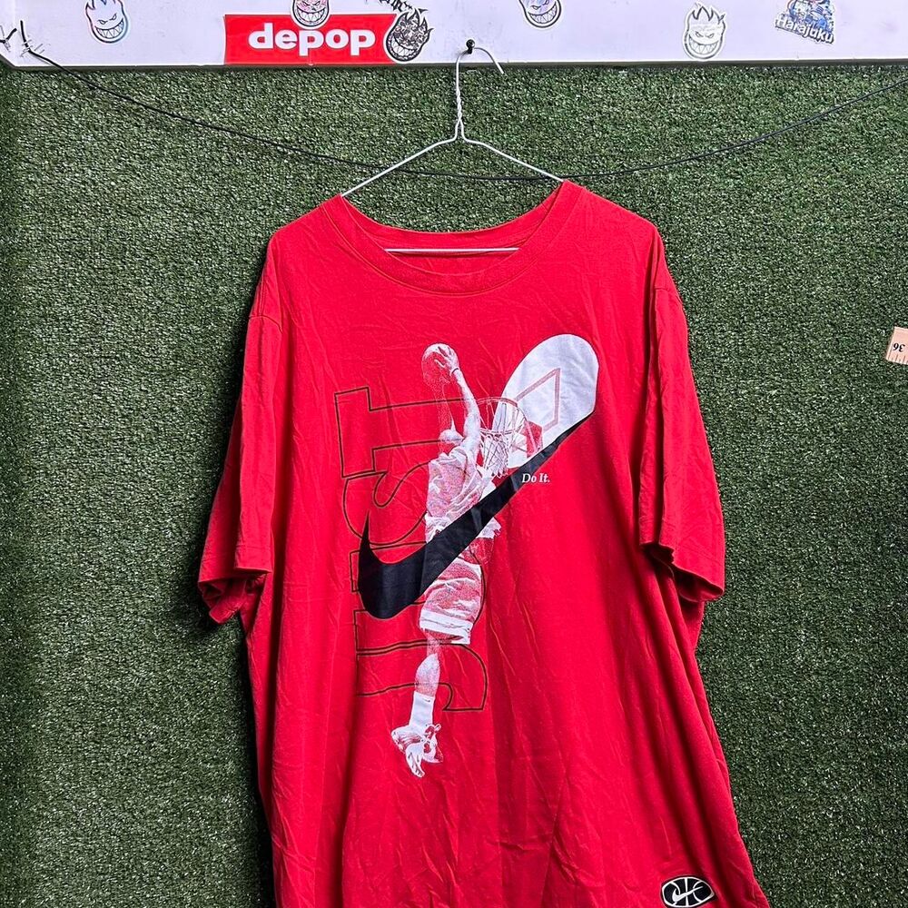 Nike Men's Red T-shirt